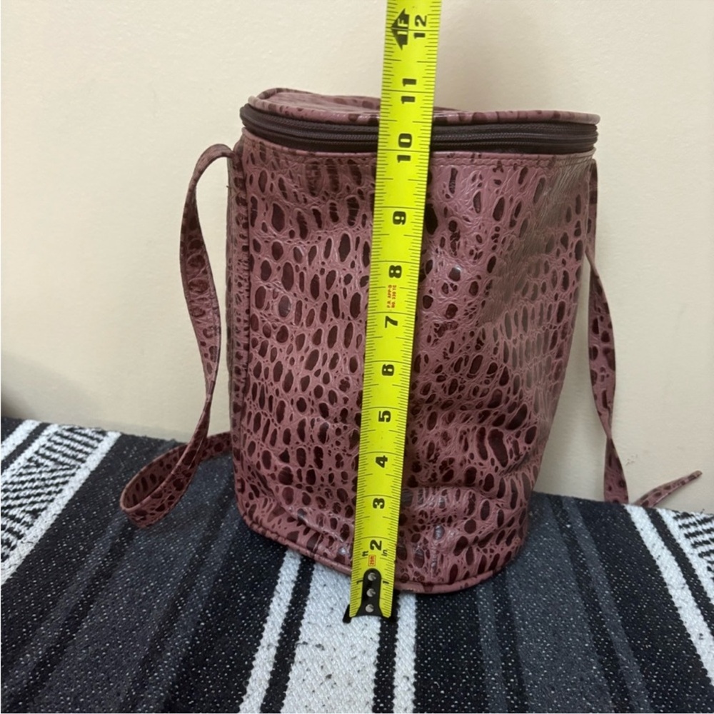 Elegant Pink Textured Women's Bag